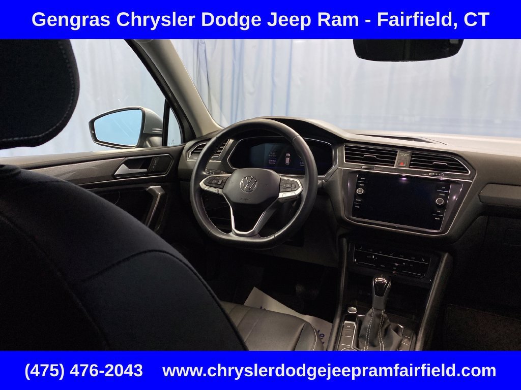 Used 2023 Volkswagen Tiguan SE AWD/4WD image 37