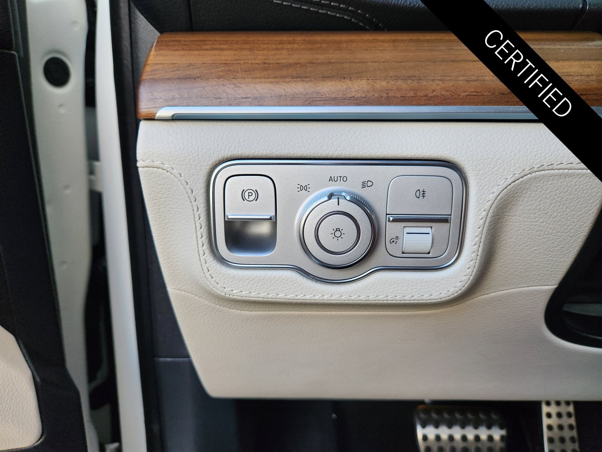 Used 2024 Mercedes-Benz GLS 580 4MATIC image 23