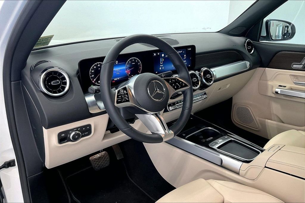 Used 2026 Mercedes-Benz GLB 250 image 16