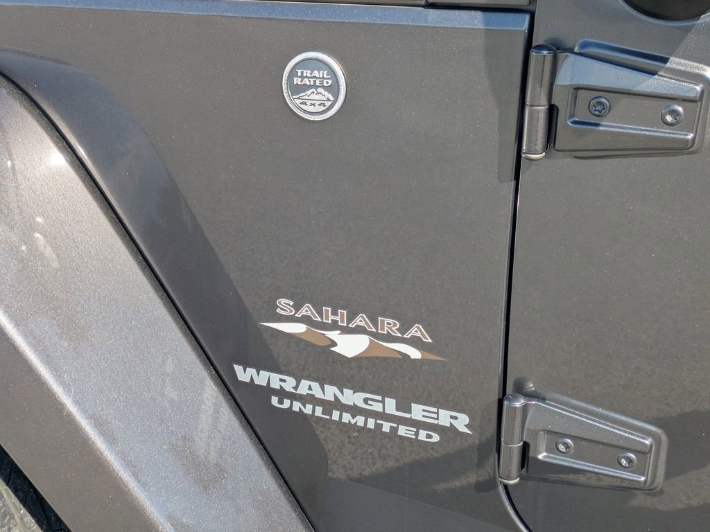 Used 2017 Jeep Wrangler Unlimited Sahara w/ Connectivity Group image 21