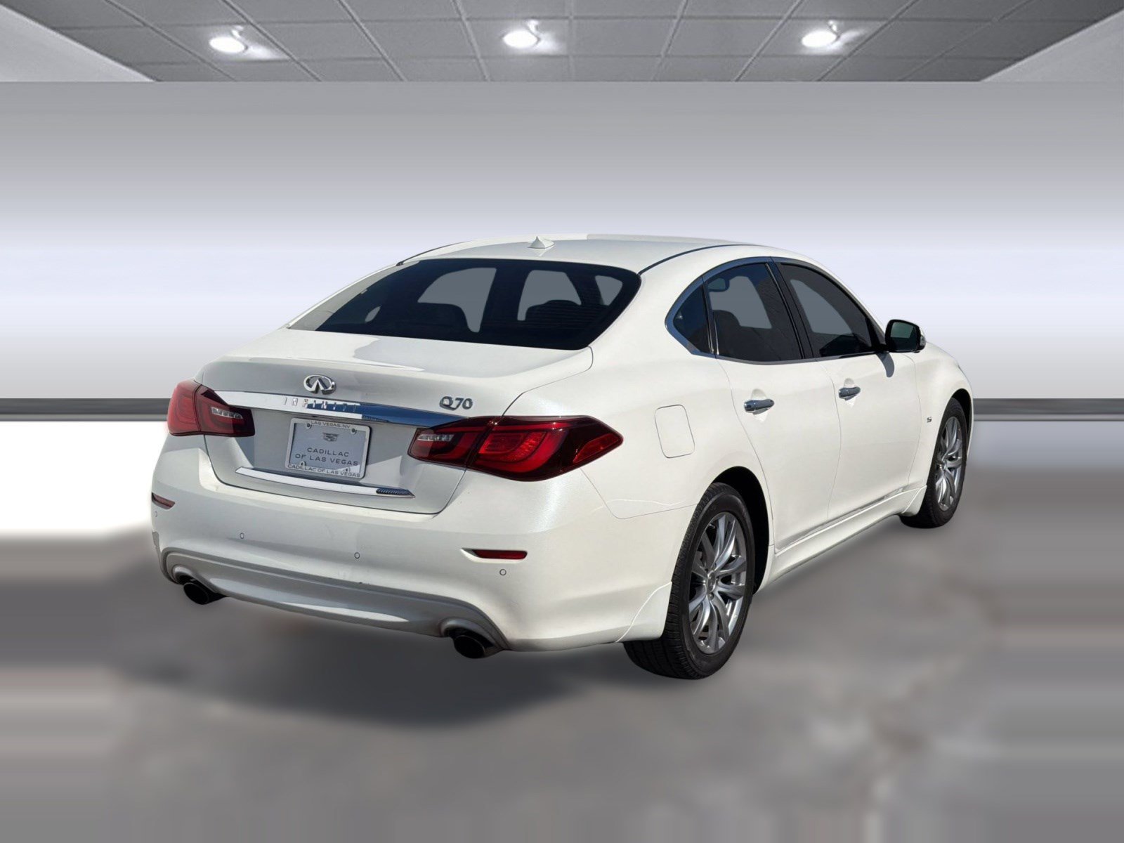 Used 2019 INFINITI Q70 Luxe RWD image 8