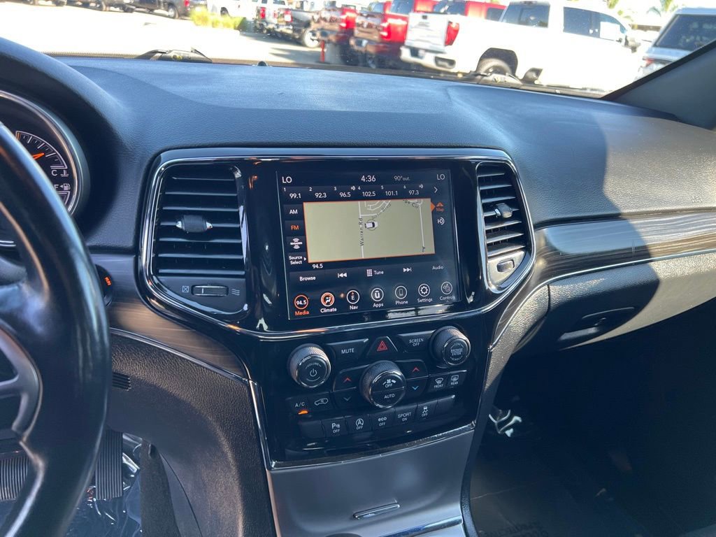 Used 2022 Jeep Grand Cherokee Limited image 19