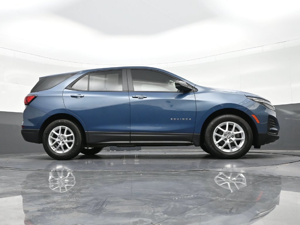 Used 2024 Chevrolet Equinox LS FWD image 31