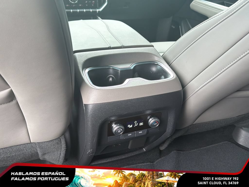Certified 2026 GMC Acadia Elevation w/ Elevation Premium Package FWD image 26