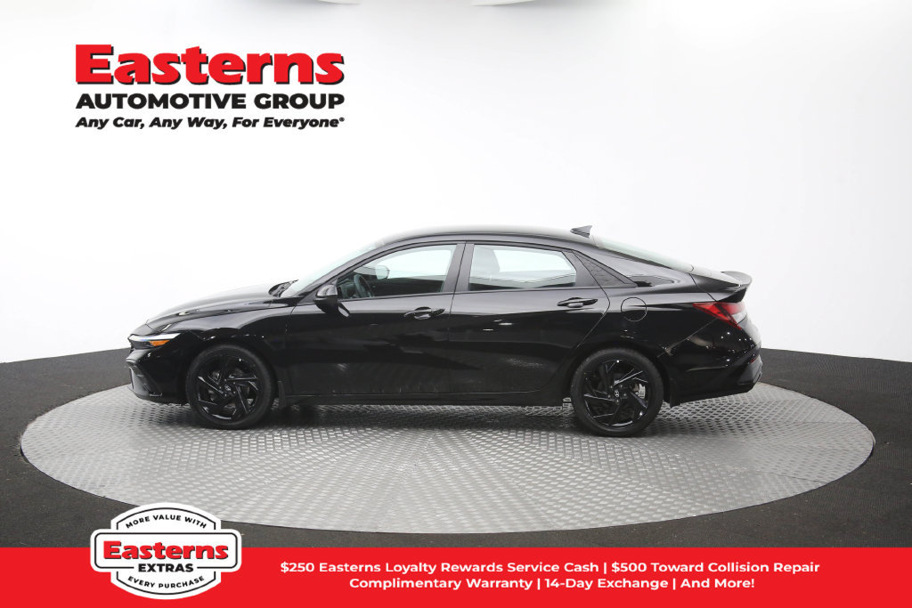 Used 2026 Hyundai Elantra Sport FWD image 57