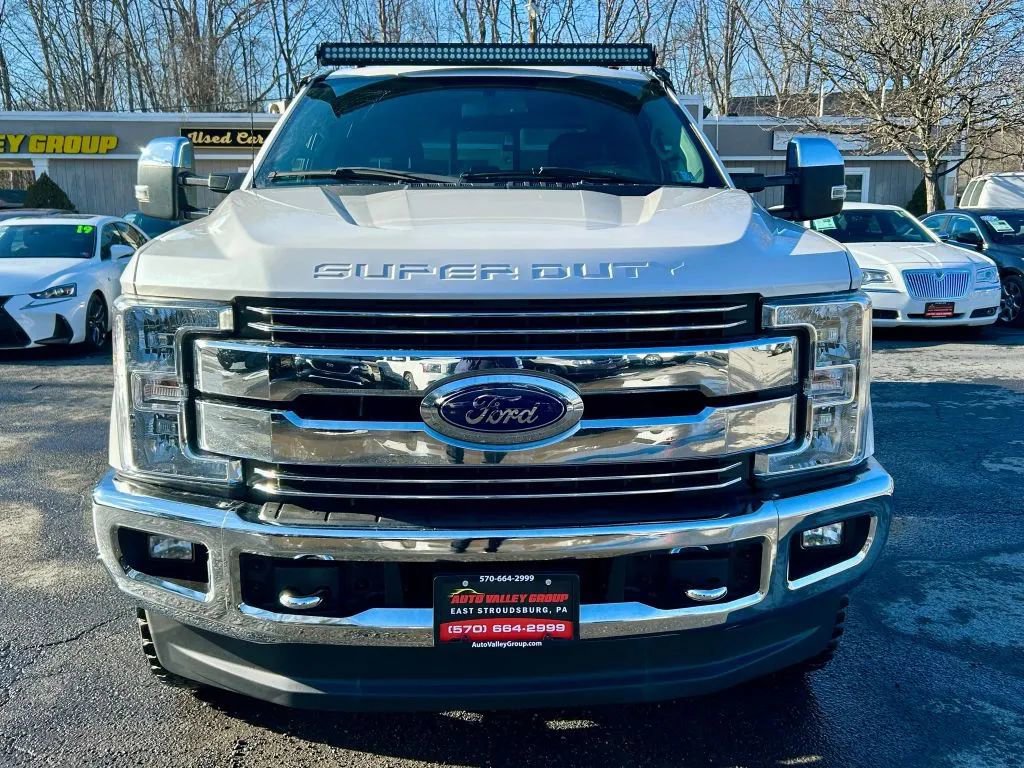 Used 2018 Ford F250 Lariat w/ Chrome Package image 3