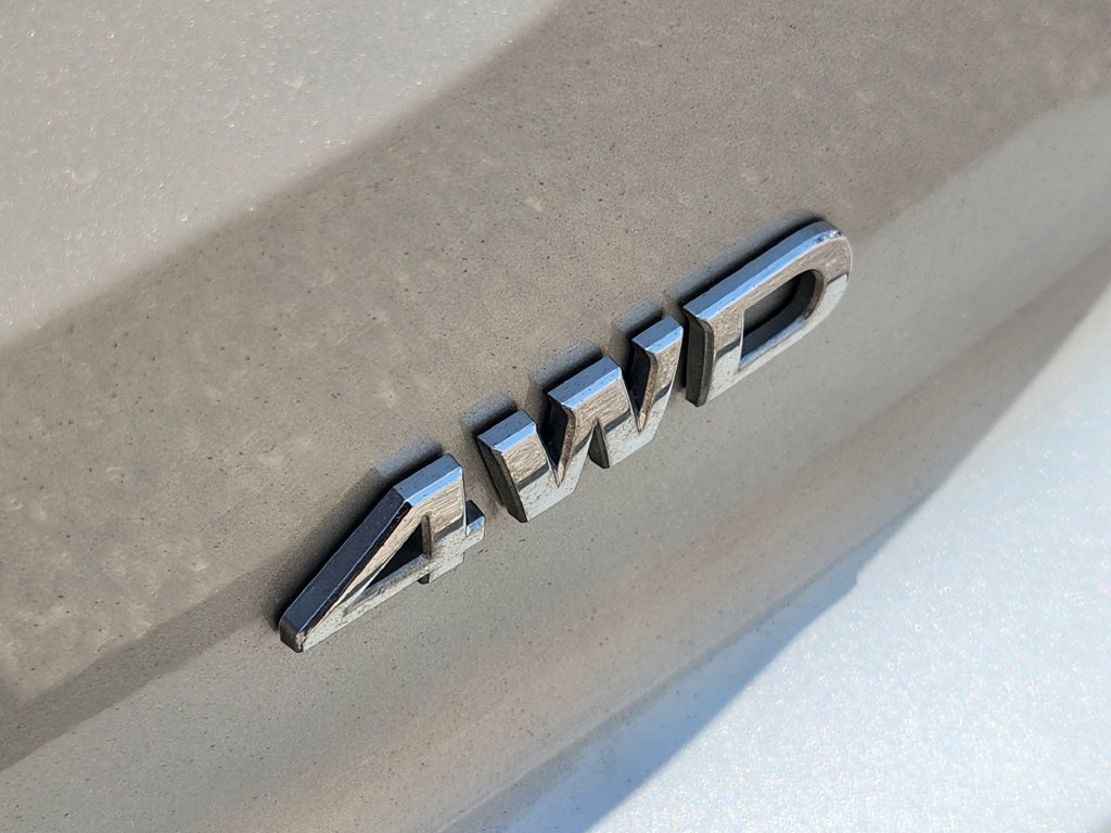 Used 2025 Nissan Pathfinder SV AWD/4WD image 12