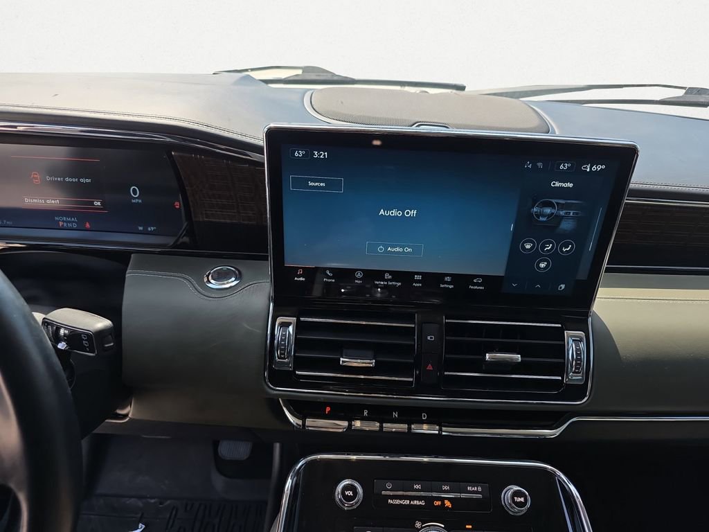 Used 2023 Lincoln Navigator Black Label AWD/4WD image 11