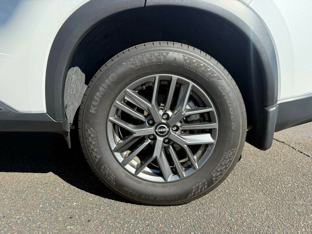 Used 2025 Nissan Rogue S FWD image 9