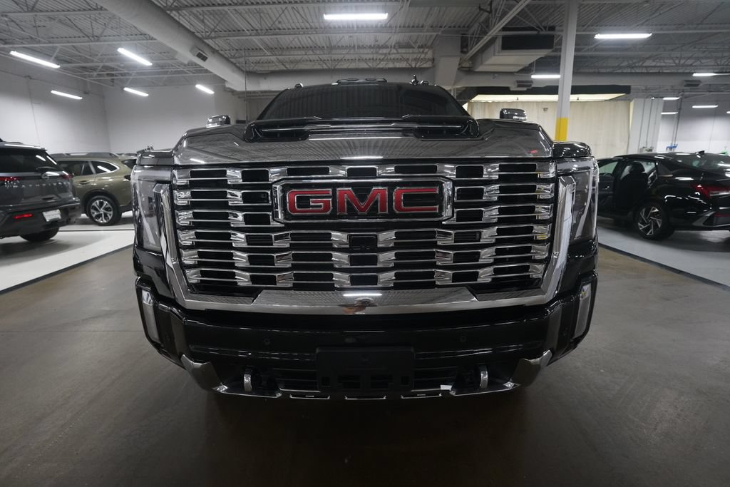 Used 2026 GMC Sierra 3500 Denali AWD/4WD image 11