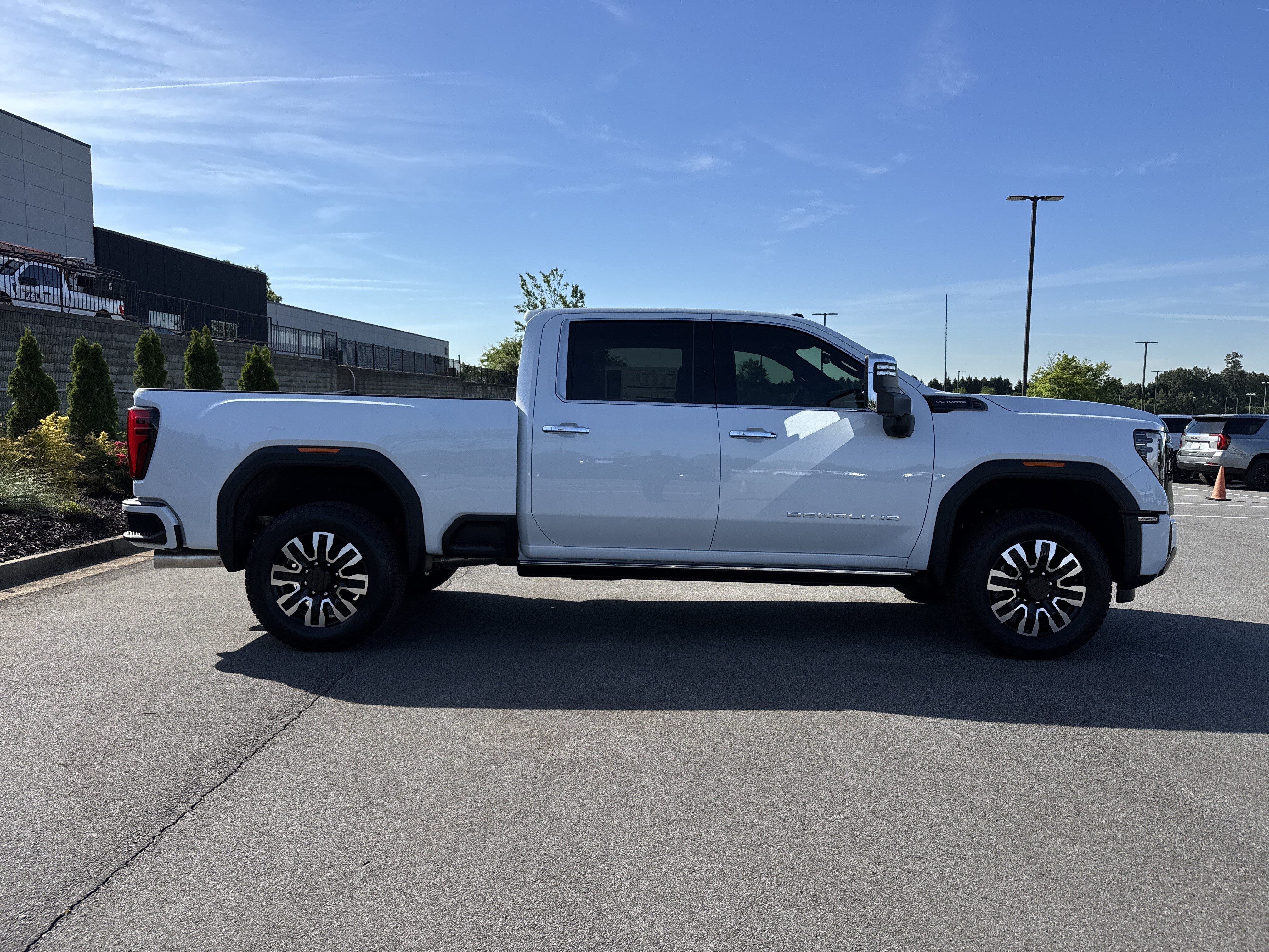 New 2026 GMC Sierra 2500 Denali Ultimate AWD/4WD image 10
