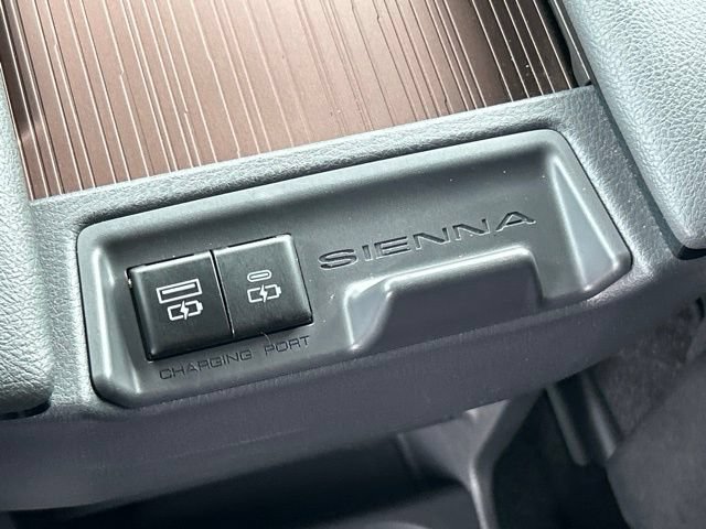 Certified 2023 Toyota Sienna LE FWD image 48