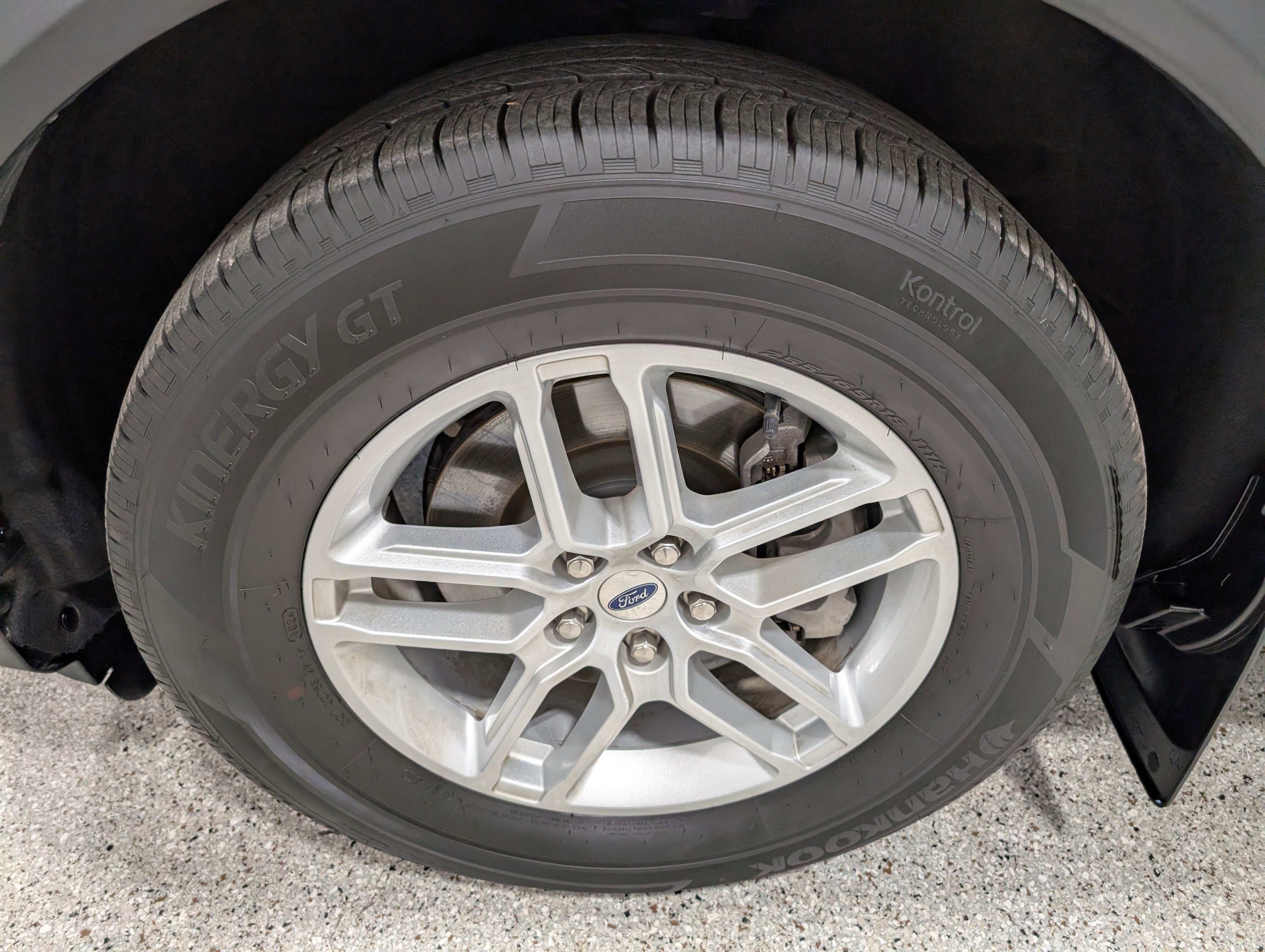 Used 2025 Ford Explorer Active image 9