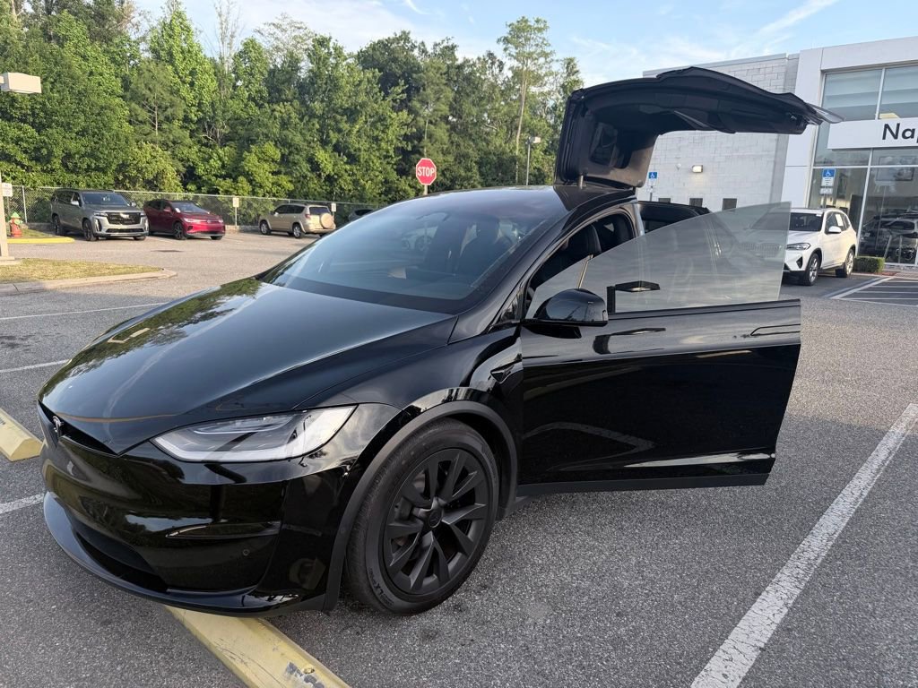 Used 2023 Tesla Model X AWD/4WD image 3