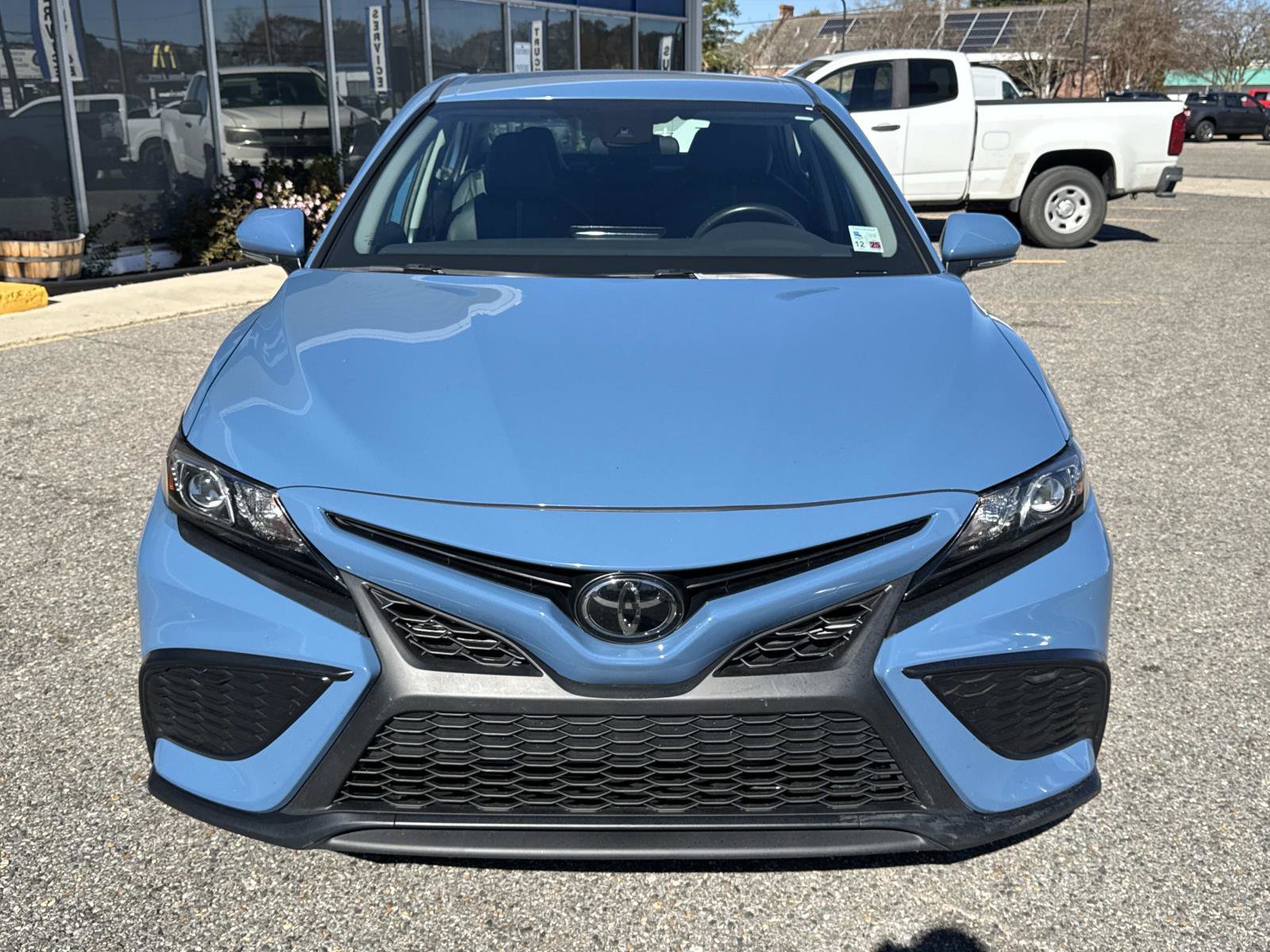 Used 2024 Toyota Camry SE image 2