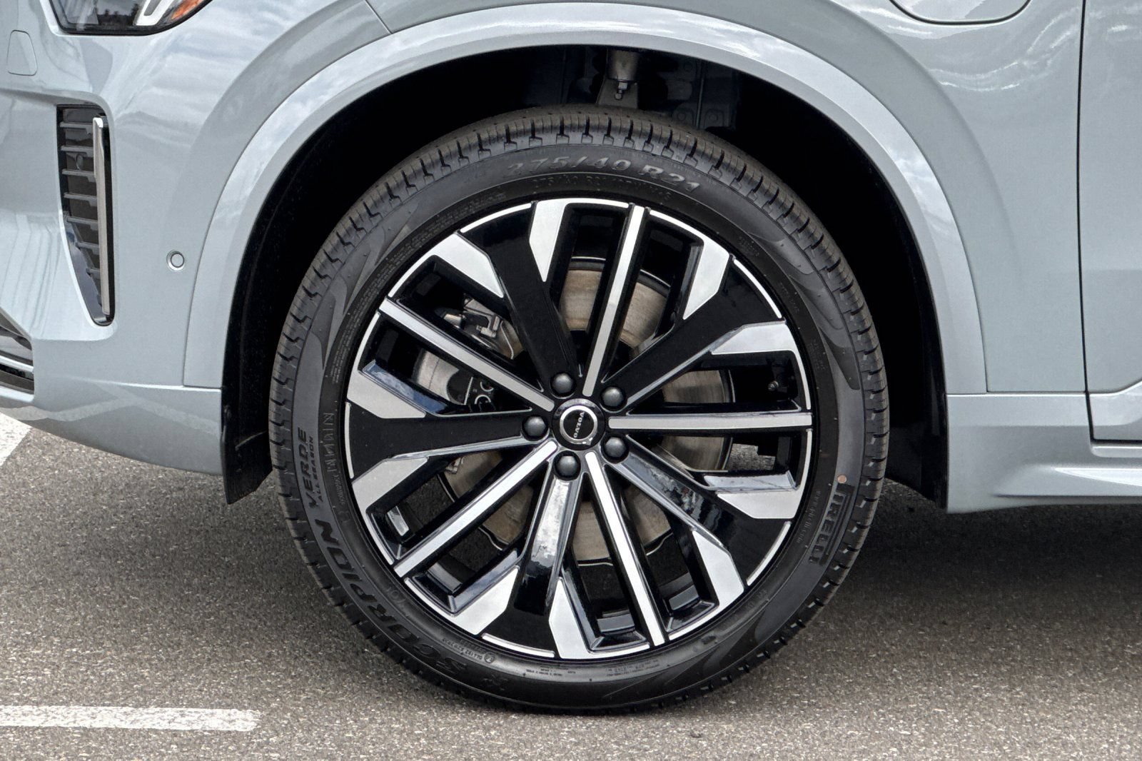 New 2026 Volvo XC90 T8 Plus w/ Protection Package AWD/4WD image 32