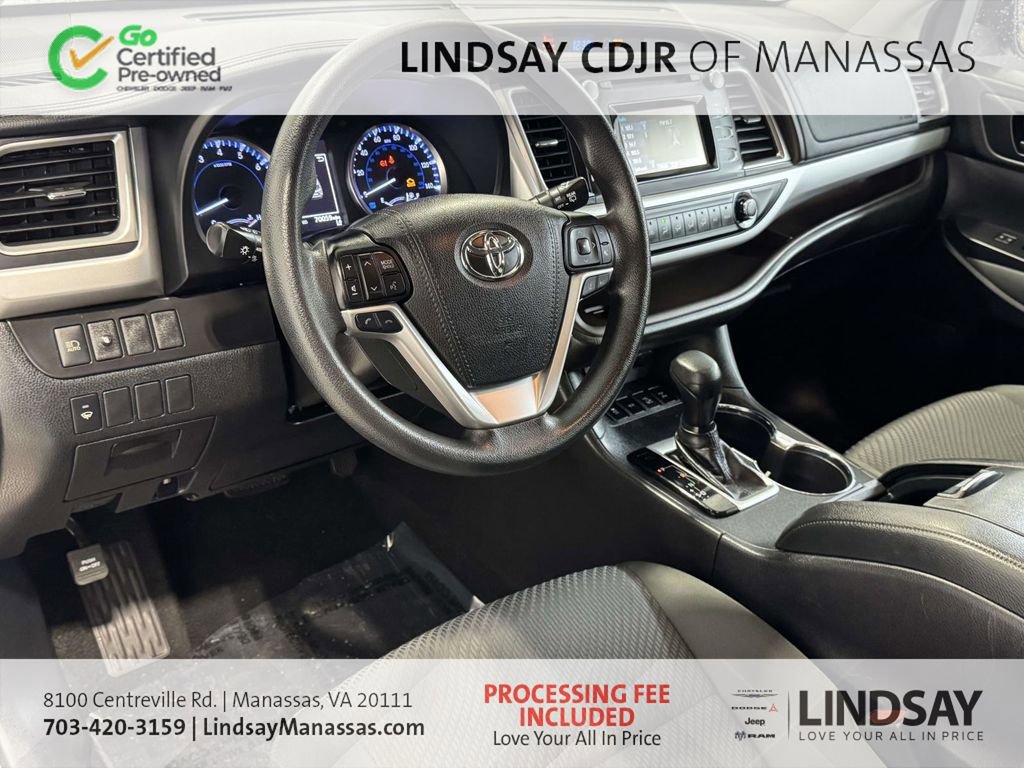 Used 2019 Toyota Highlander LE image 17