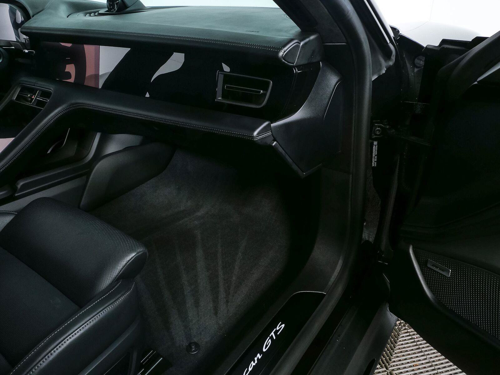 Certified 2025 Porsche Taycan GTS AWD/4WD image 27