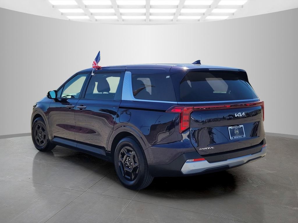 Used 2025 Kia Carnival image 6