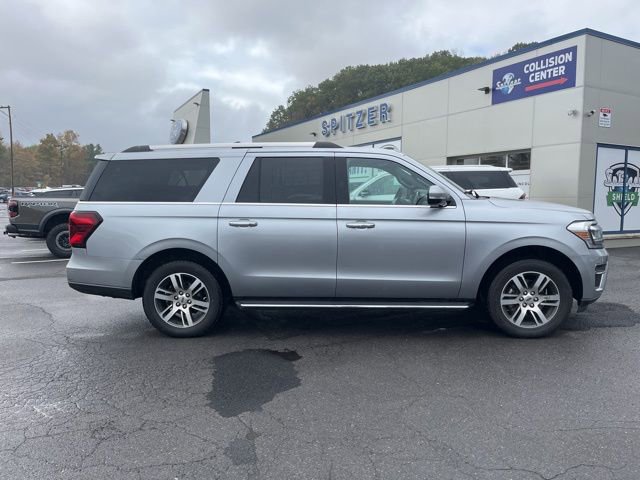 Used 2022 Ford Expedition Max Limited image 3