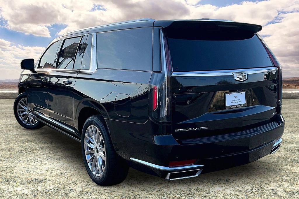 Used 2021 Cadillac Escalade ESV Premium Luxury w/ Driver Assist Tech Package AWD/4WD image 4