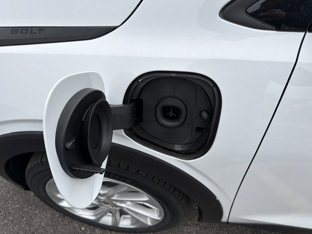 New 2027 Chevrolet Bolt LT w/ Comfort Package FWD image 33