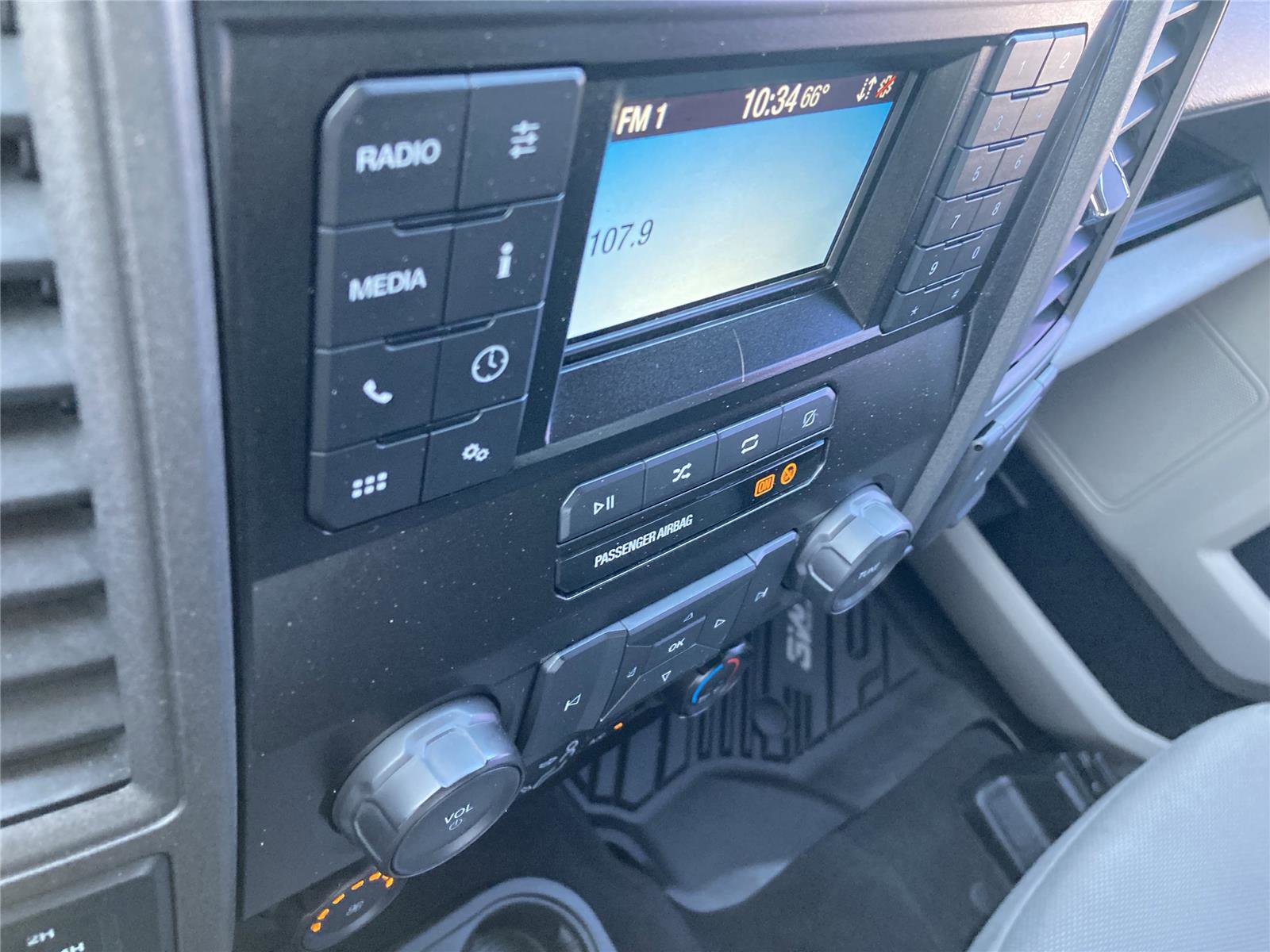 Used 2022 Ford F250 XL w/ STX Appearance Package image 15