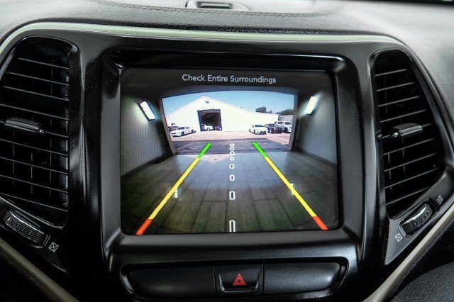 Used 2016 Jeep Cherokee Latitude AWD/4WD image 20