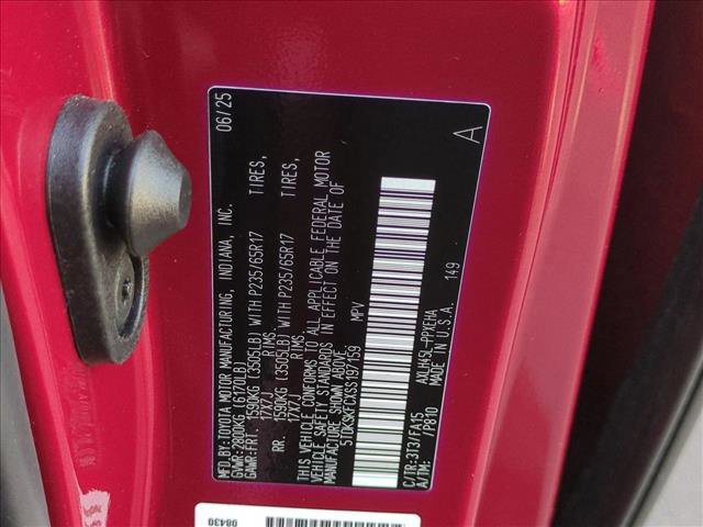 Used 2025 Toyota Sienna LE image 24