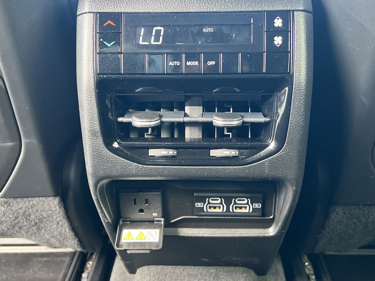 Used 2022 Jeep Grand Cherokee L Laredo image 27