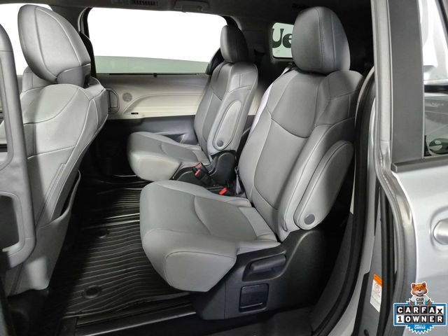 Certified 2024 Toyota Sienna XLE FWD image 25