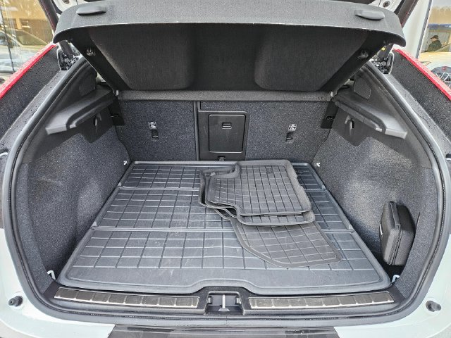 Certified 2023 Volvo C40 P8 Recharge Ultimate w/ Protection Package Premier AWD/4WD image 12