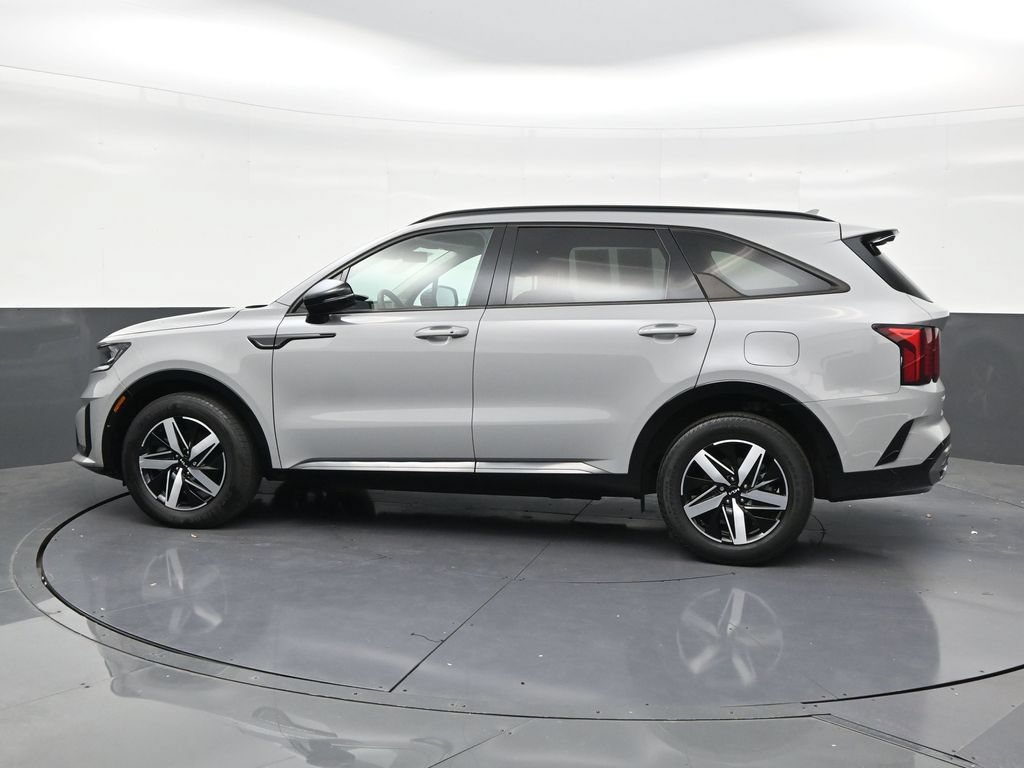 Used 2023 Kia Sorento EX w/ Panoramic Sunroof Package FWD image 2