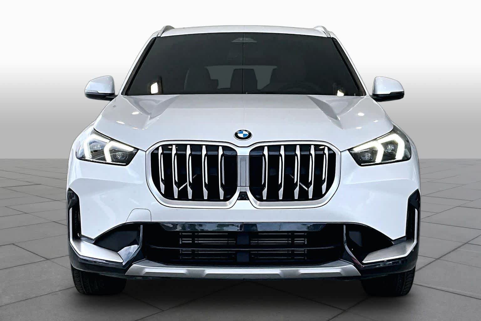 Used 2025 BMW X1 xDrive28i w/ Technology Package AWD/4WD image 3
