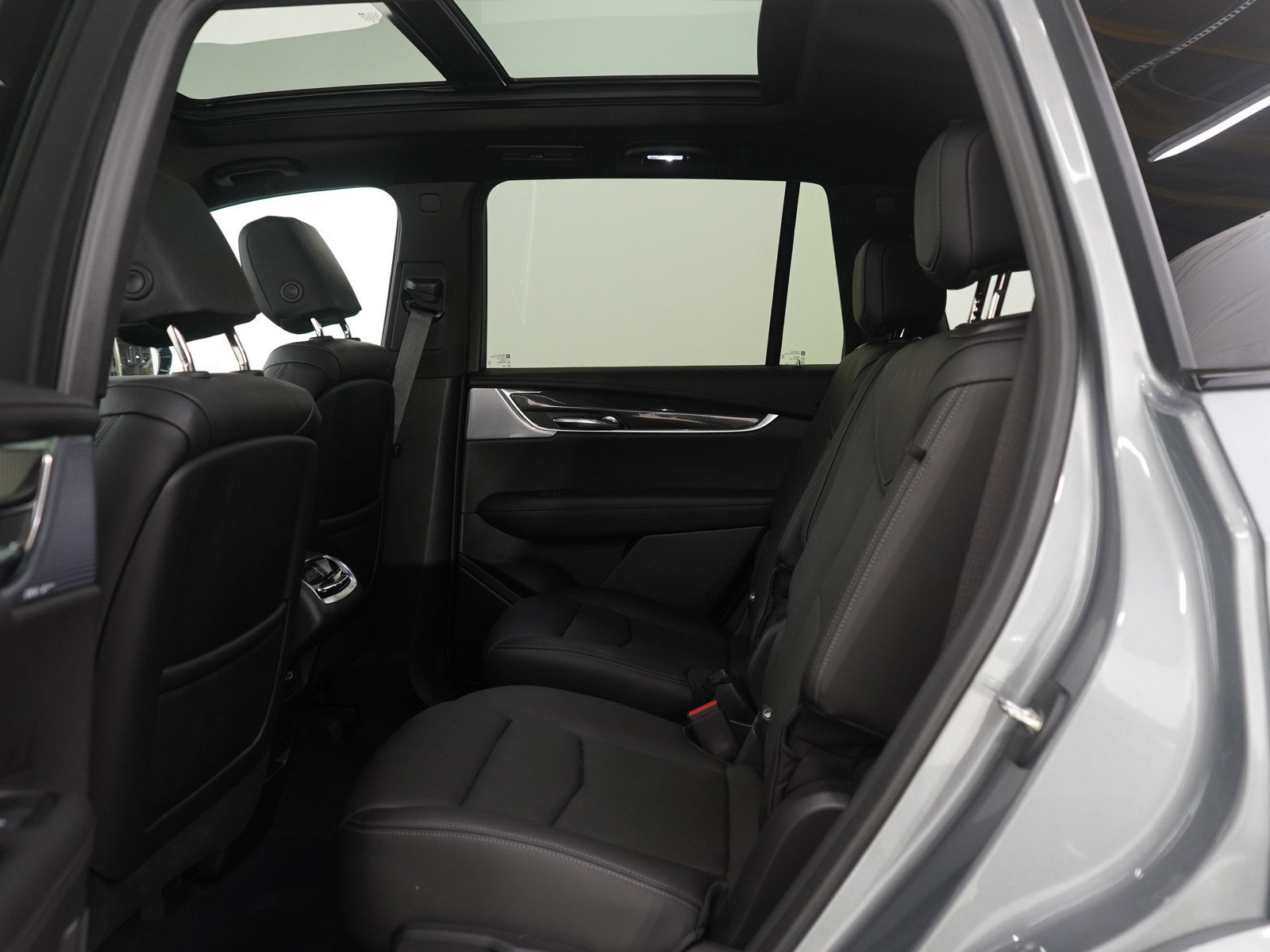 Used 2024 Cadillac XT6 Sport w/ Technology Package image 21