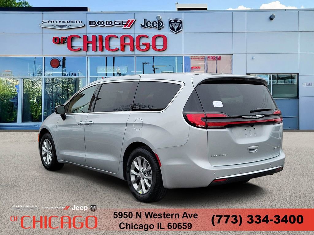 New 2026 Chrysler Pacifica Limited FWD image 3
