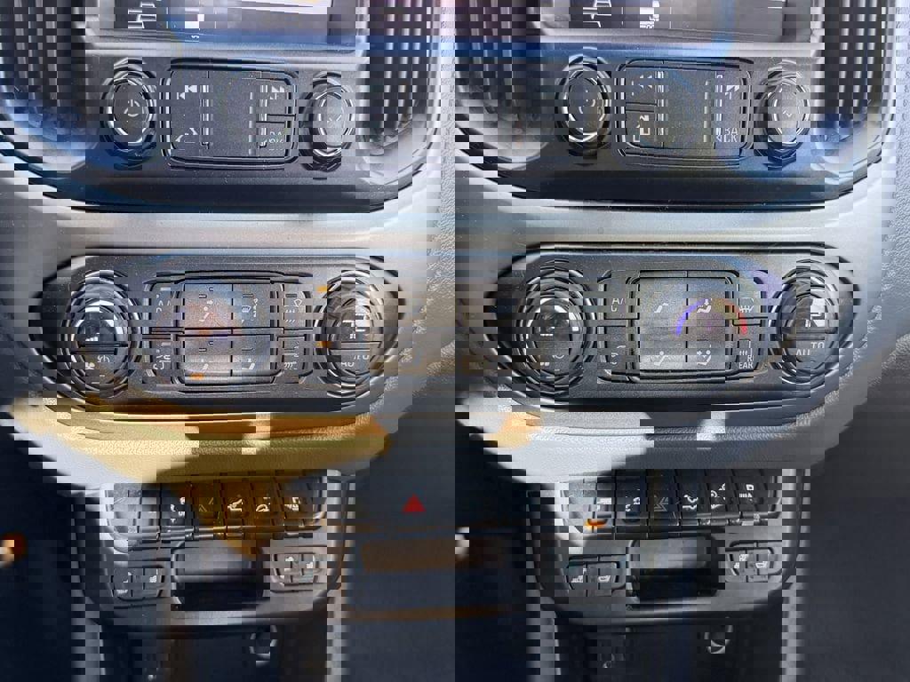 Used 2020 Chevrolet Colorado Z71 image 25