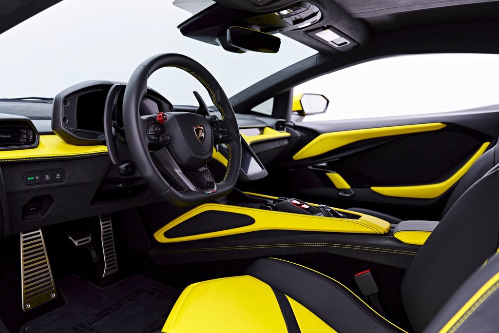Used 2026 Lamborghini Revuelto AWD/4WD image 2