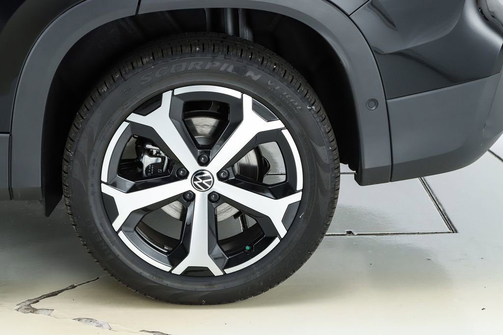 New 2026 Volkswagen Tiguan SE image 45