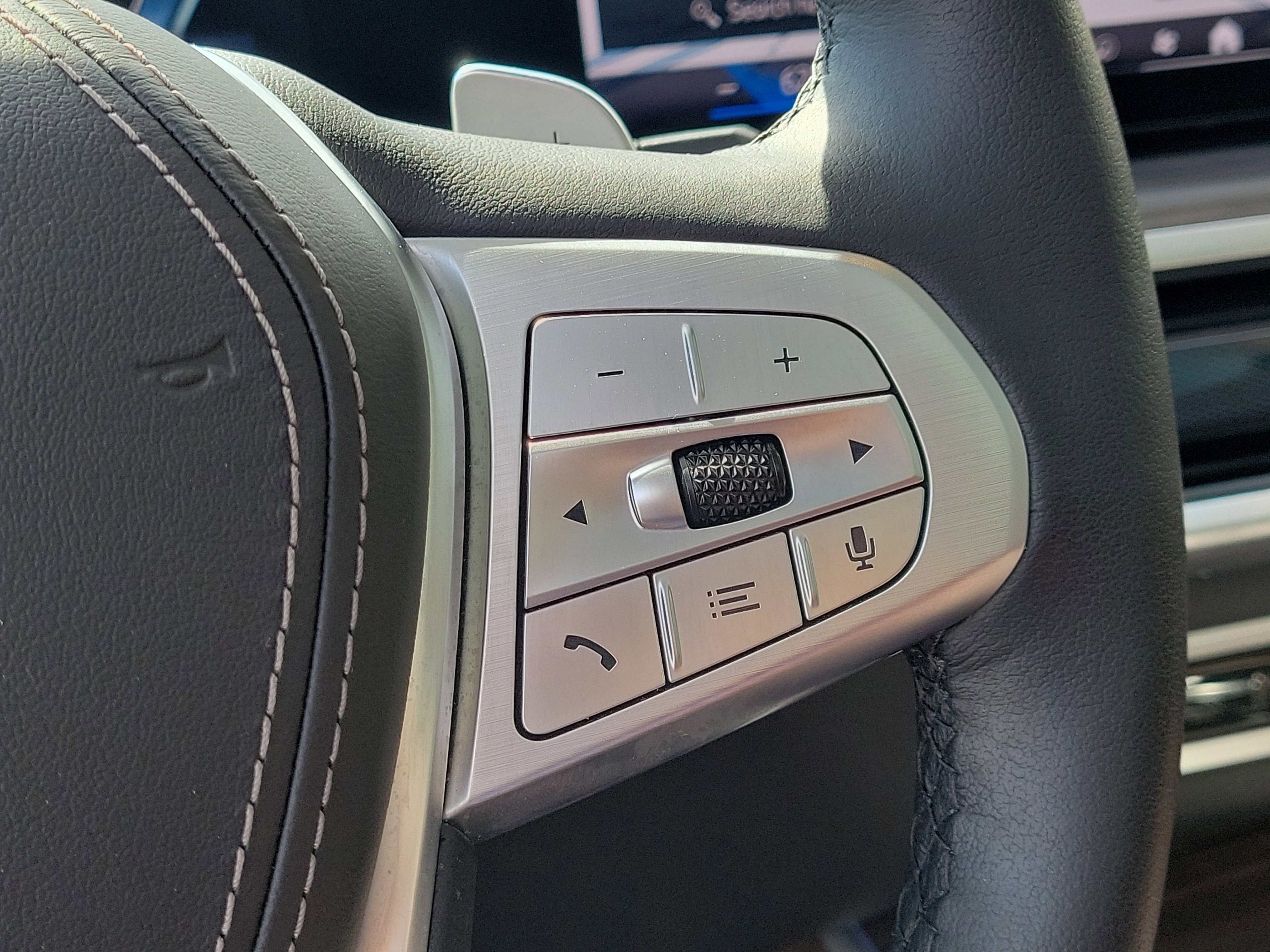 Certified 2024 BMW X7 xDrive40i w/ Premium Package AWD/4WD image 31