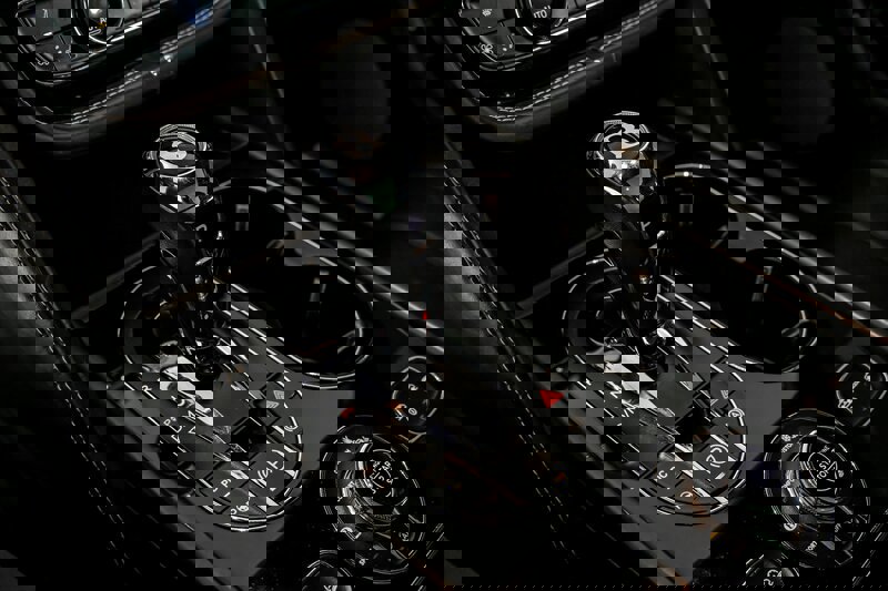 Used 2017 Bentley Bentayga image 33