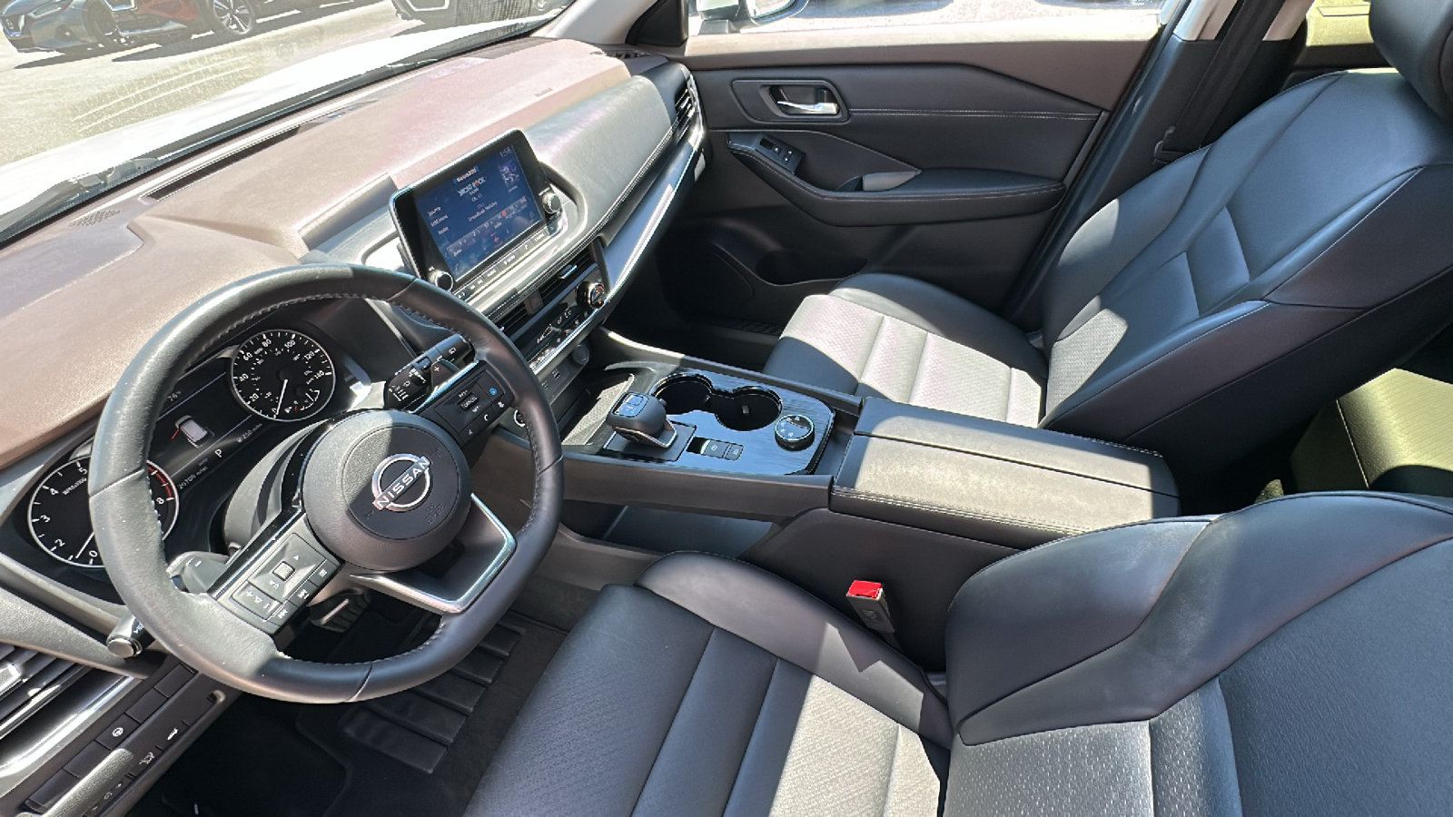 Certified 2023 Nissan Rogue SV w/ SV Premium B Package AWD/4WD image 21