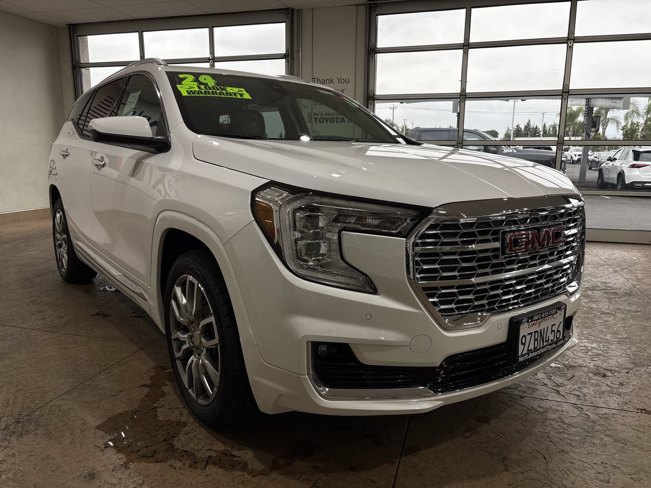 Used 2024 GMC Terrain Denali w/ LPO, Cargo Package AWD/4WD image 4