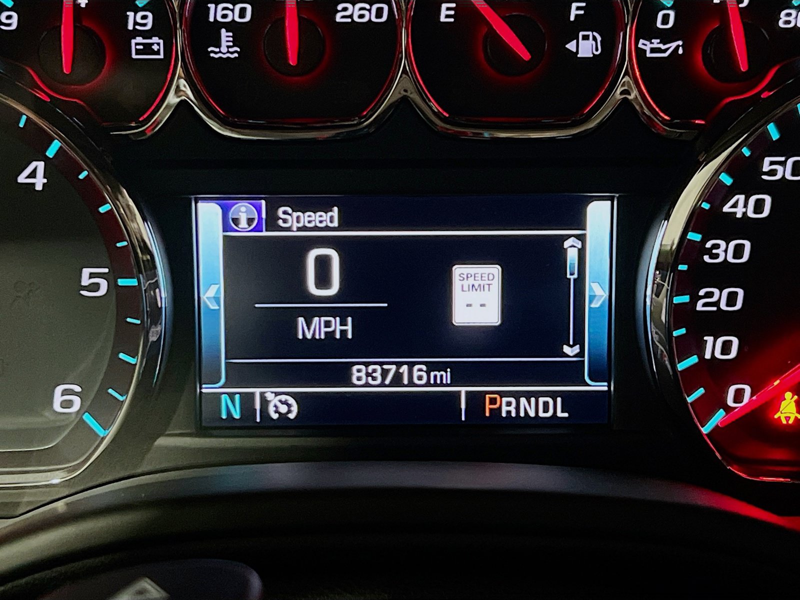 Used 2018 Chevrolet Suburban LT w/ Luxury Package RWD image 8
