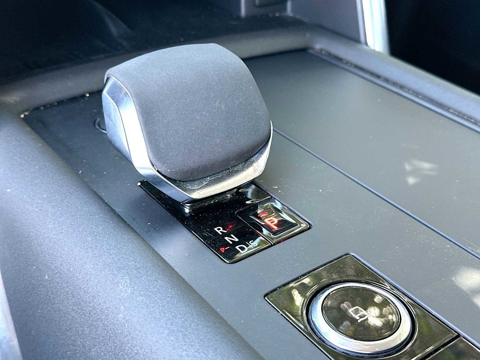 Used 2023 Land Rover Discovery S image 21