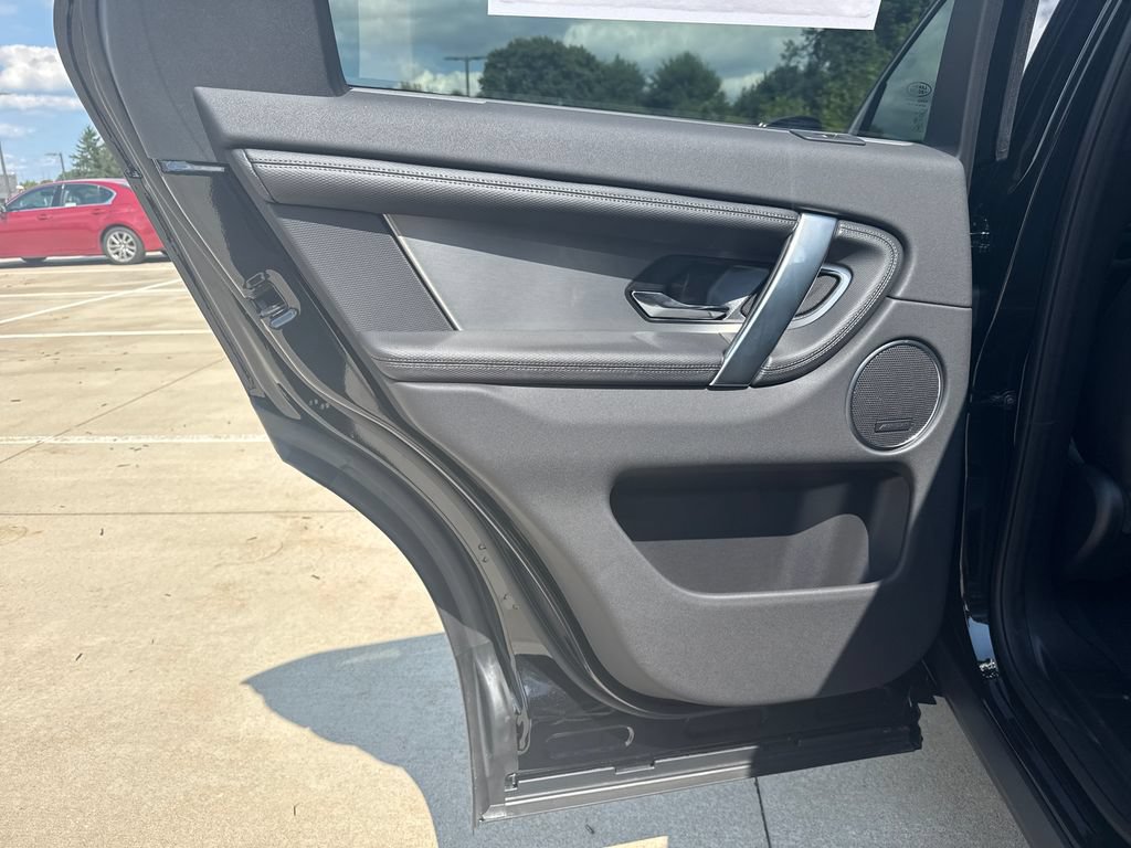 New 2026 Land Rover Discovery Sport Landmark AWD/4WD image 12