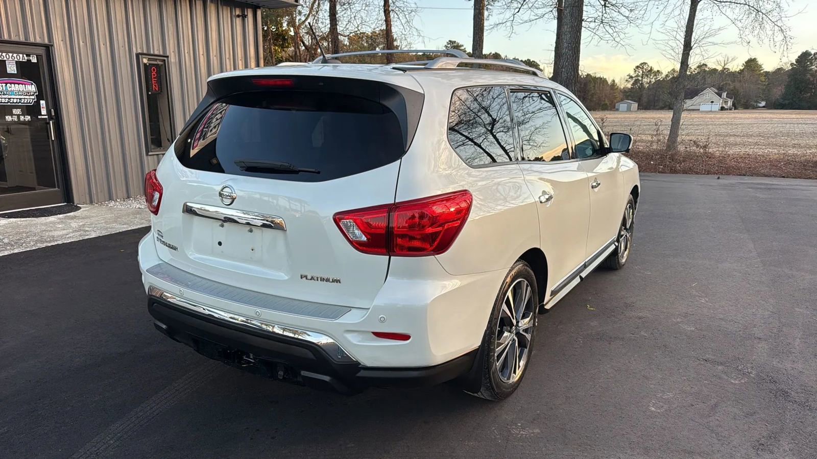 Used 2018 Nissan Pathfinder Platinum image 8