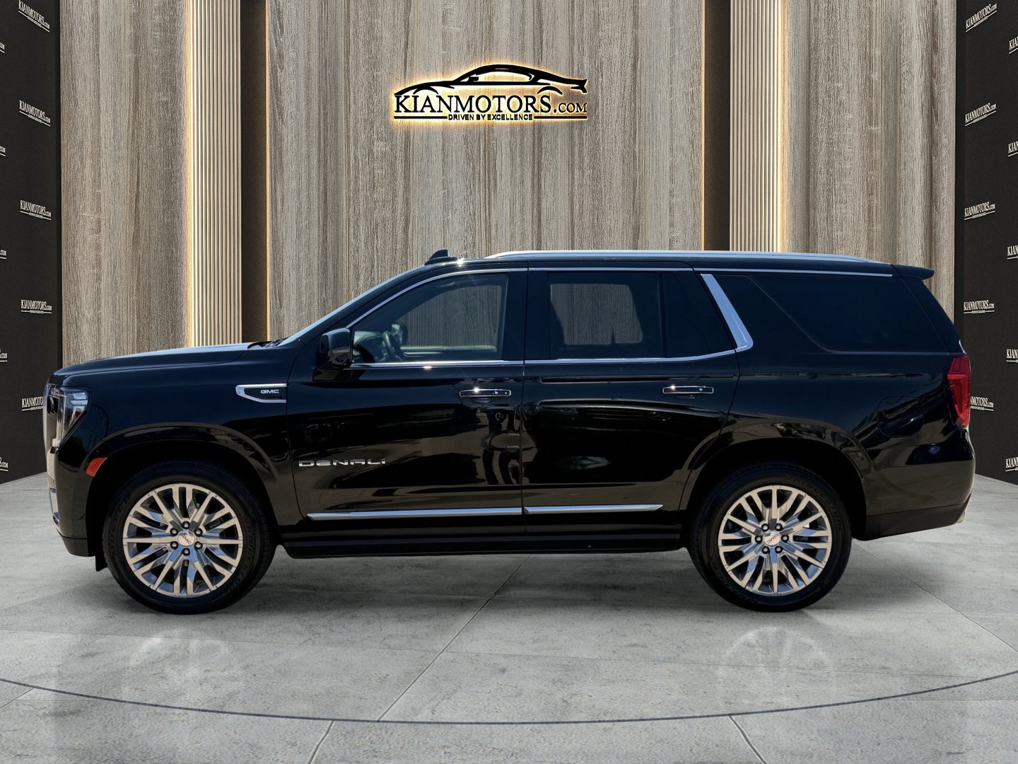 Used 2023 GMC Yukon Denali AWD/4WD image 4