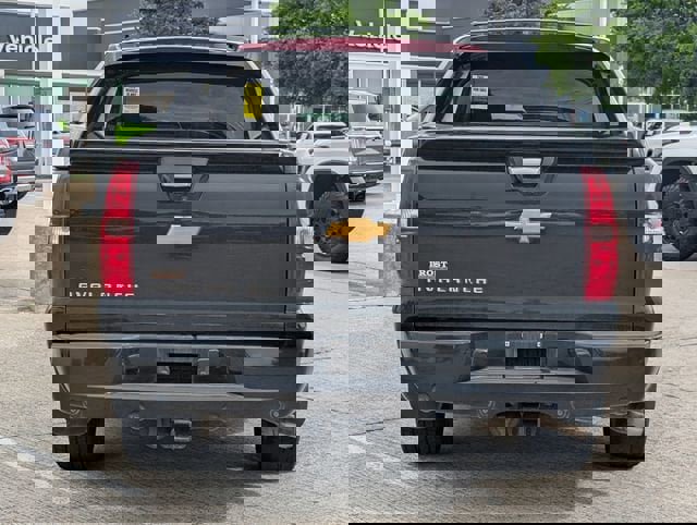 Used 2013 Chevrolet Avalanche LTZ image 5