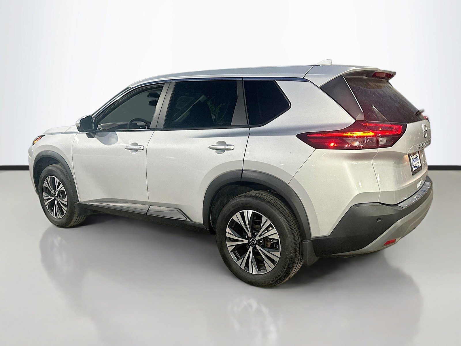 Used 2022 Nissan Rogue SV AWD/4WD image 5